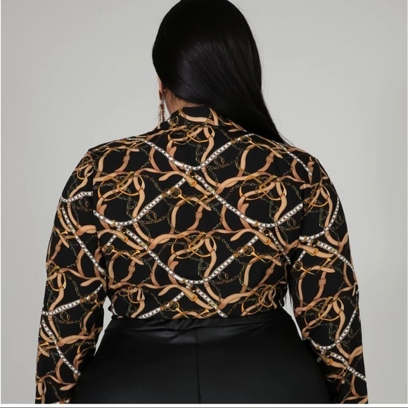 𝅺tie Front Crop Top Plus Size - Picture 3 of 4